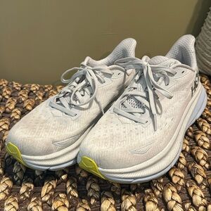 Hoka Clifton 9